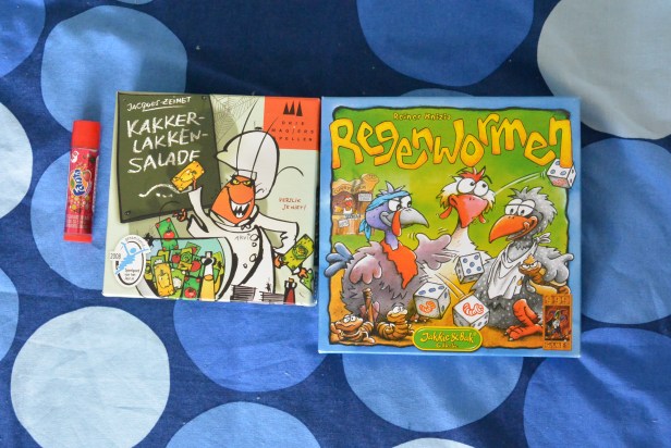 De gootte van de doos in vergelijking tot een lipstick